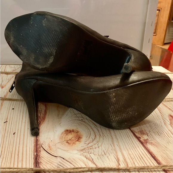 One of a kind healed boot - Picture 2 of 2